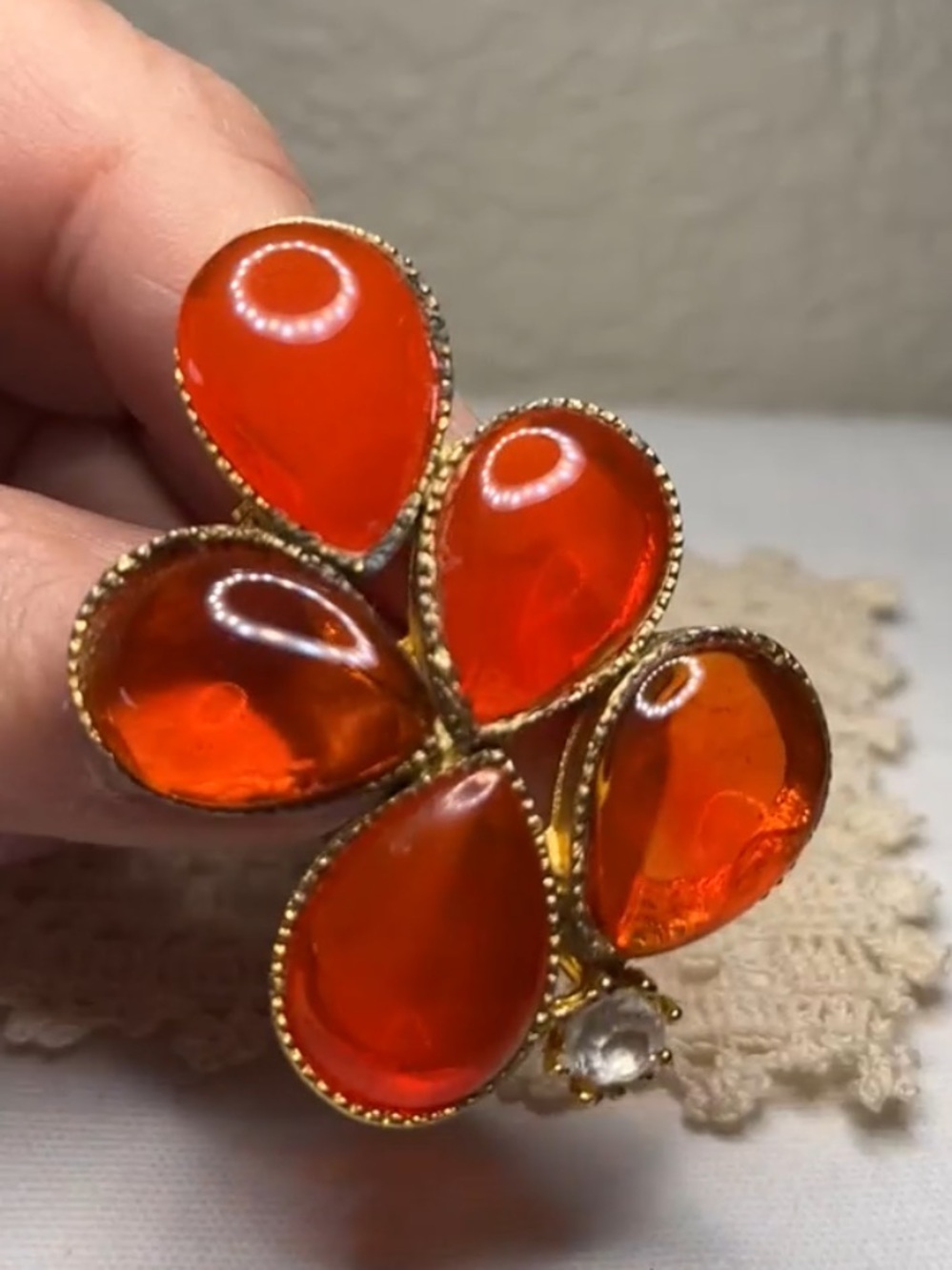 Vintage Amber Glass Cabochon Floral Brooch – Gold-Tone Couture Statement Pin